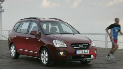 KIA Carens III