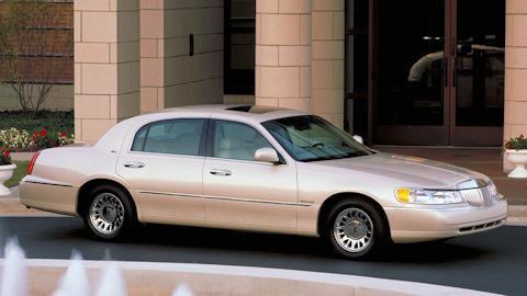 Lincoln Town Car III