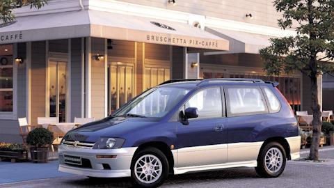 Mitsubishi Space Runner (2G)