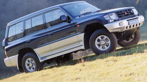 Mitsubishi Shogun II (V20)