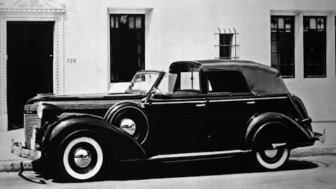 Chrysler Imperial (4G)