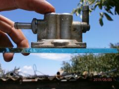 140, Запах бензина