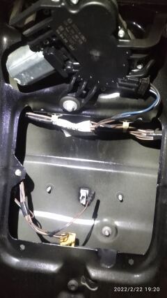 Кнопка задней двери