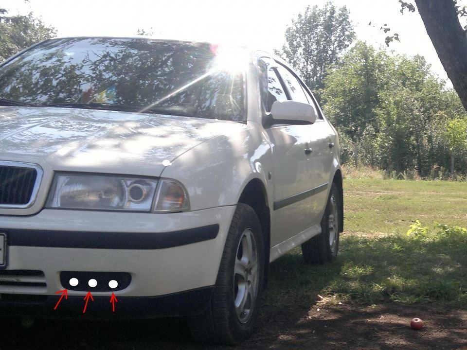 Ништяки — ништяки (эмбема от Ситиго задняя, бандана с логотипом Шкода) + светодиоды в бампер image #2