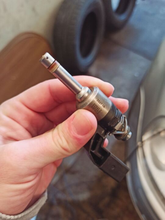 Замена форсунки и клапана фазорегулятора TSI 1.4 image #2