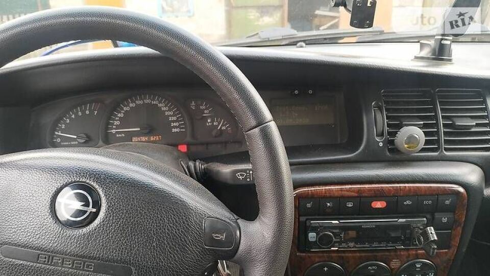 Opel Vectra CDX image #4