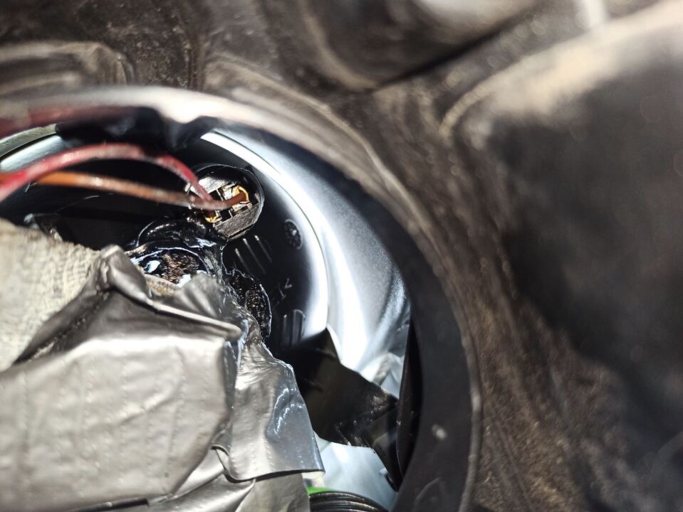 Замена лампочек, или как я обнаружил у себя адаптивную фару. image #3