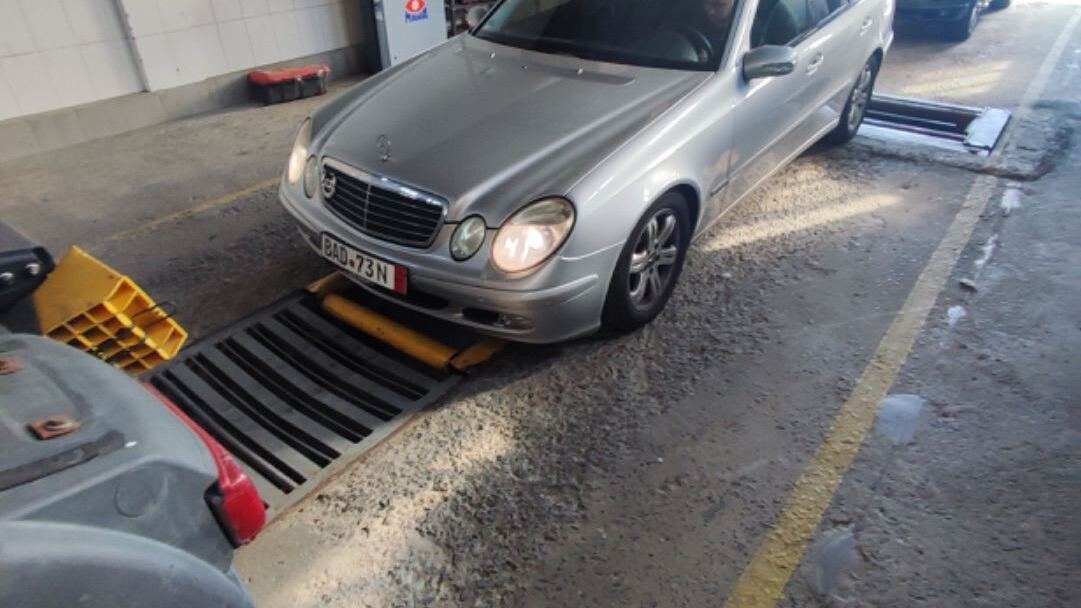 Mercedes-Benz E-class (W211) image #1