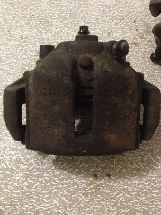 "Опять какой-то металлолом домой принес" image #2