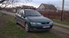 Opel Vectra CDX image #1