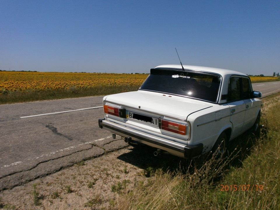 Стоишь на берегу и чувствуешь соленый запах ветра, что веет с моря. И веришь, что свободен ты, и жизнь лишь началась. image #5