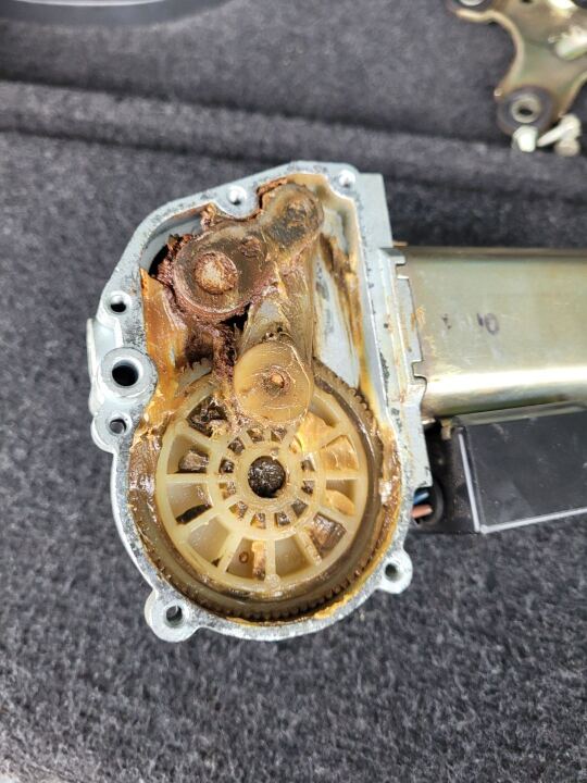 Ремонт заднего мотора стеклоочистителя image #2