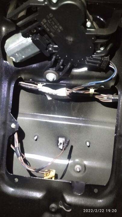 Кнопка задней двери image #1