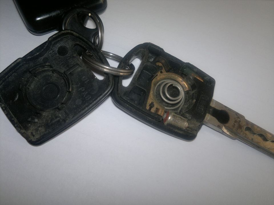 Фонарик в ключе зажигания image #2