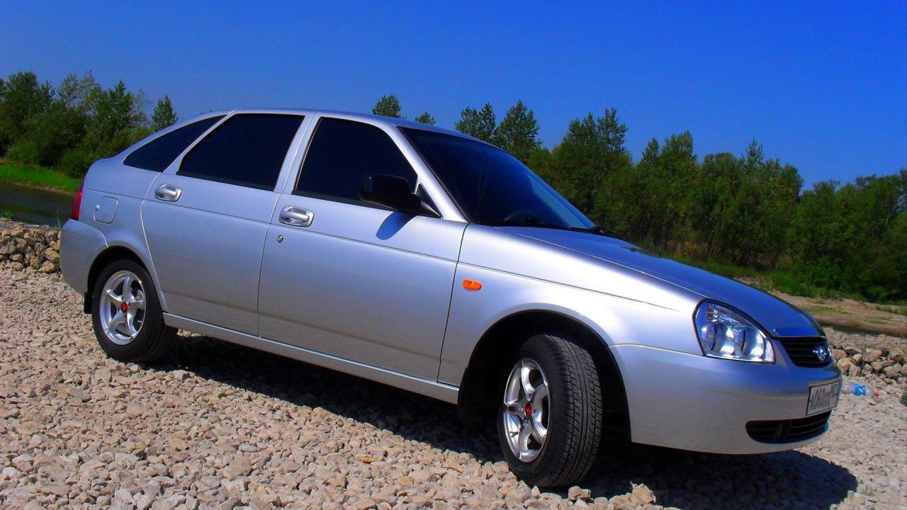 LADA Приора хэтчбек image #1