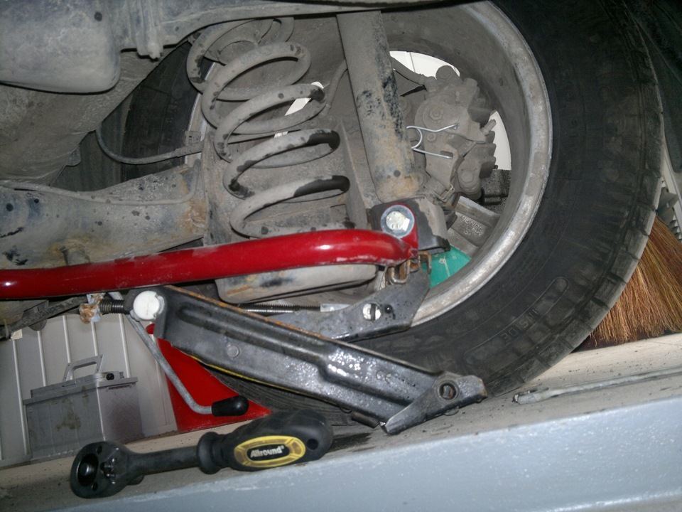 Задний стабилизатор из комплекта Eibach Anti-Roll-Kit и пружинки заднего суппорта image #4