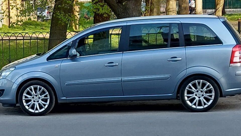 Opel Zafira B image #1