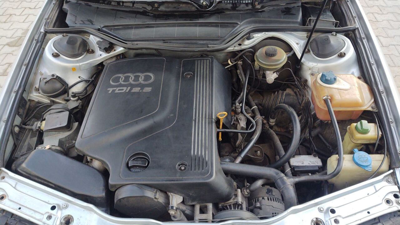 Audi A6 Avant (C4) image #2