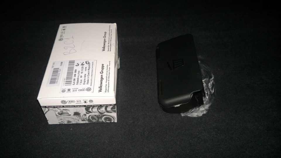 Разборка потолочных ручек и ништяки: "мусорка", спрей-смазка для замков. Обновлено! image #4