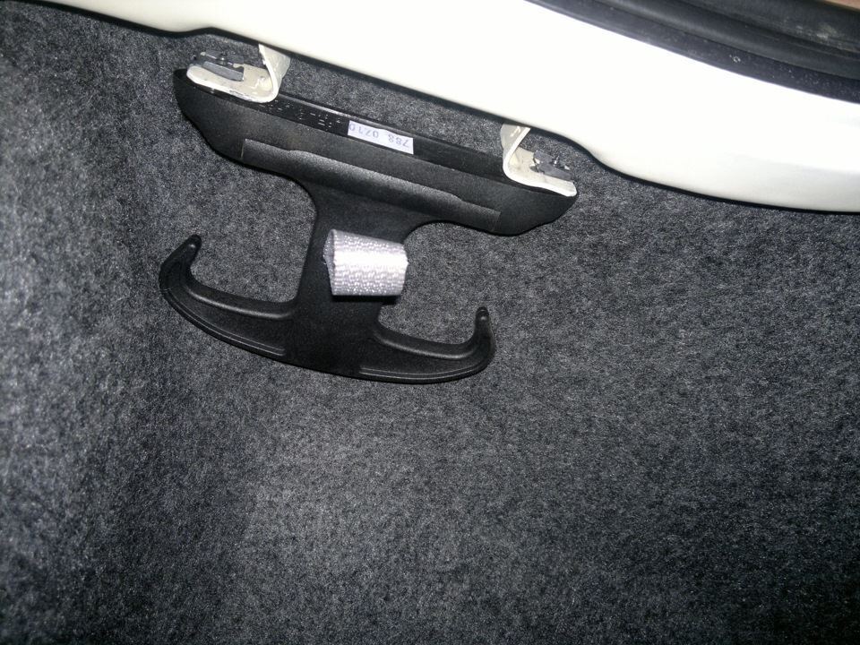 Крепление для сумок в багажном отделении image #1