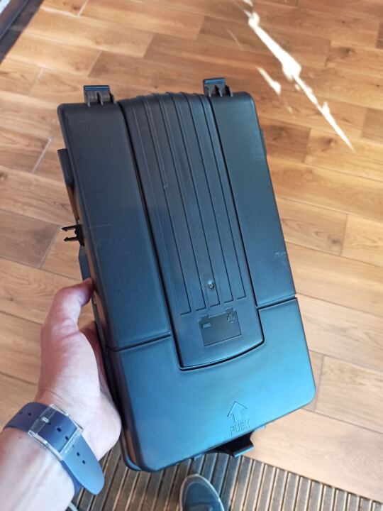 /НИШТЯКИ ИЗ АЛИ/ Крышка аккумуляторного отсека image #2