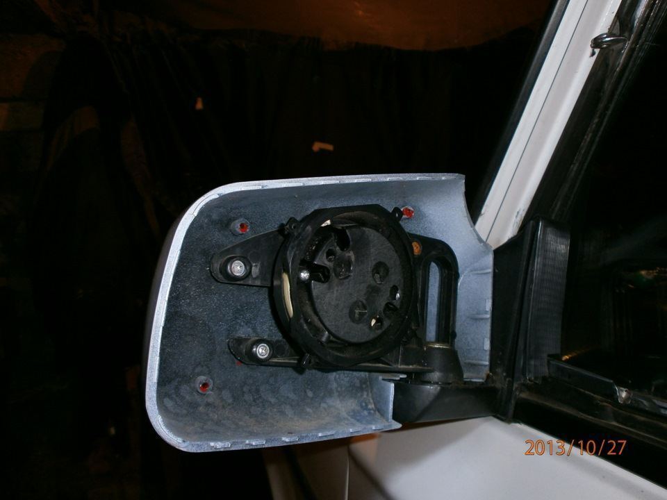 7.Ремонтируем зеркало заднего вида image #4