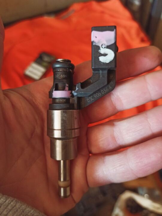 Замена форсунки и клапана фазорегулятора TSI 1.4 image #1