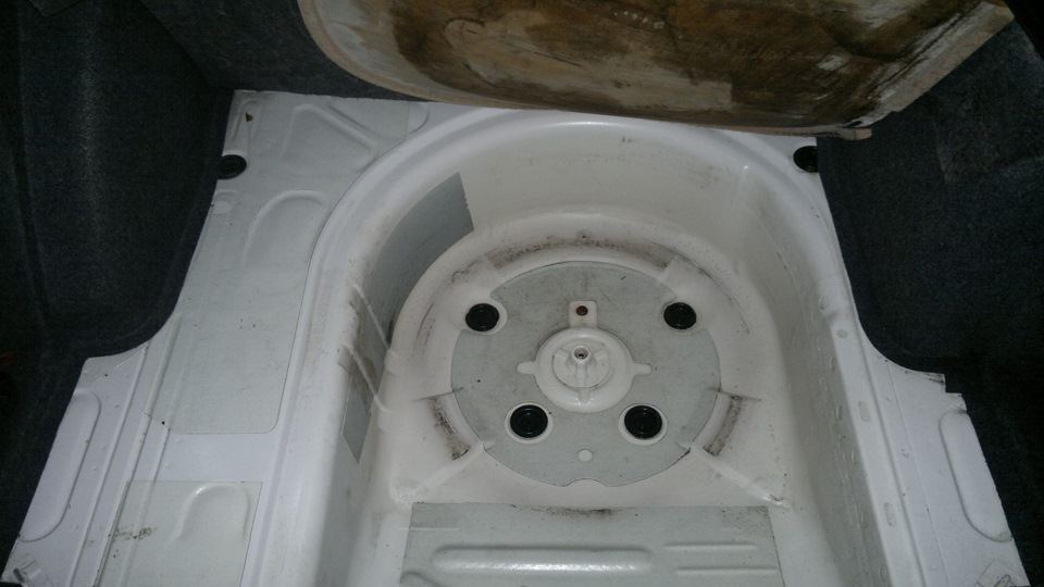 Вода в багажнике: беда-печаль и успешное решение проблемы image #1