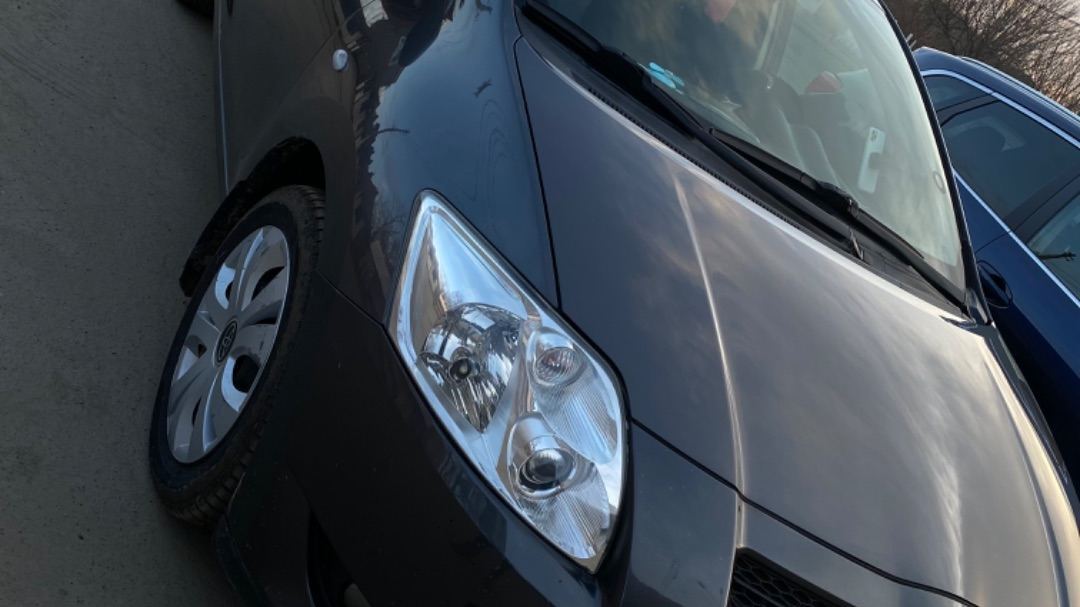 Toyota Auris (1G) image #1