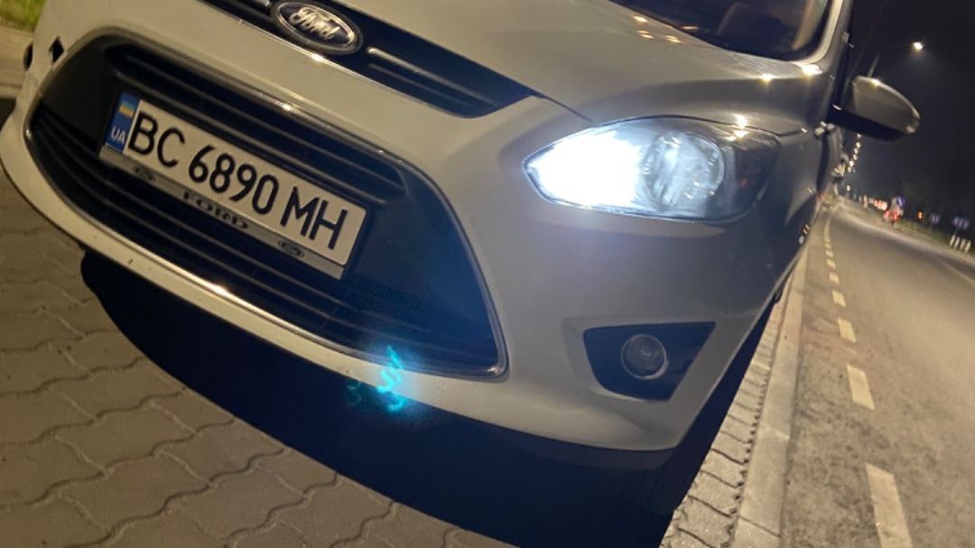 Ford C-Max II image #3