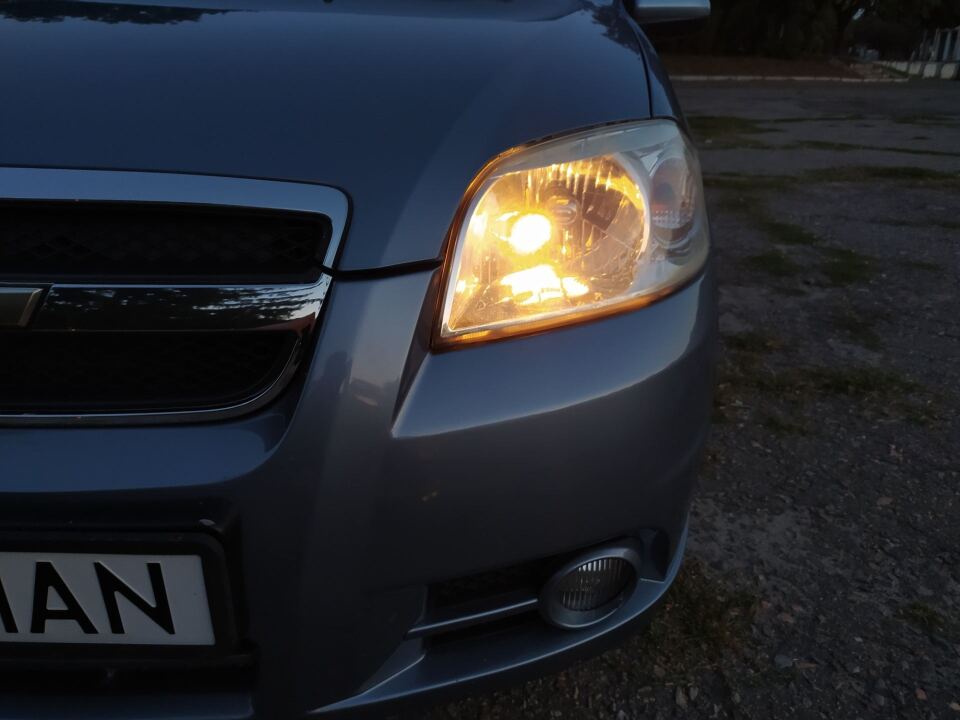 Замена ламп габаритов передних фар image #1