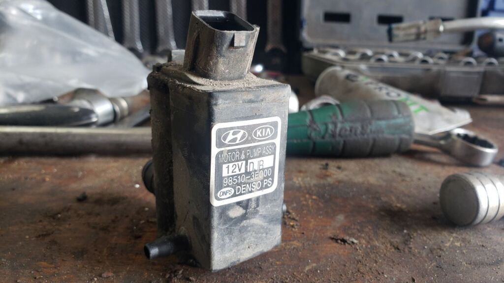 11. Насос омивача — Пшикалка зламалась! image #1